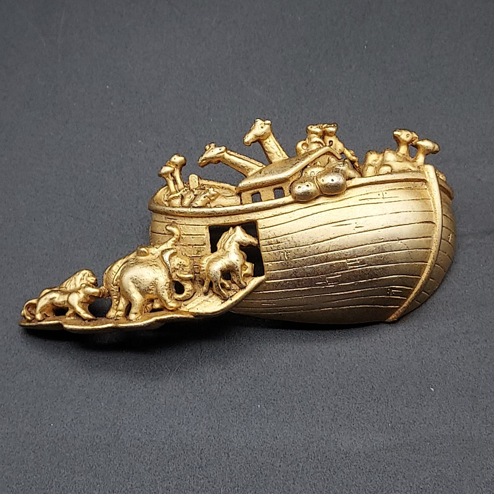 Ajc Noahs Ark Gold Tone Brooch American Jewelry Signed Costume Jewelry Vintage 20$